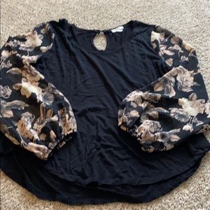 Floral balloon sleeved tee!